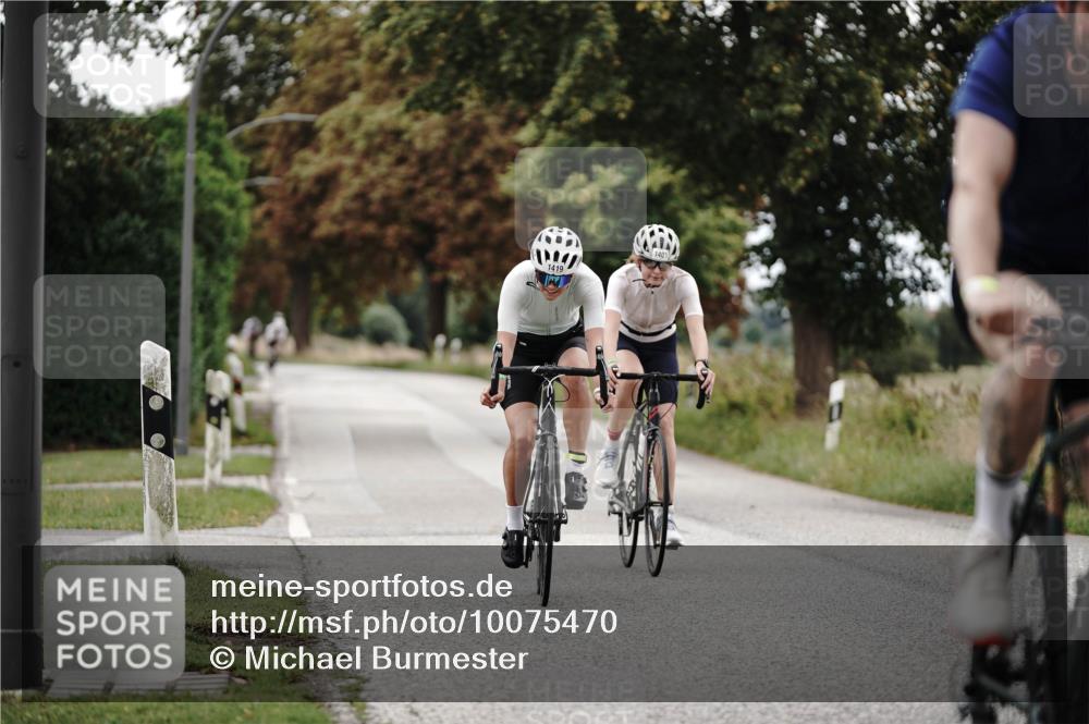 30.08.2026 - Elbe Triathlon Hamburg Michael Burmester http://msf.ph/oto/10075470 30.08.2026 11:05:10 Radfahren 923, 1123, 1401, 1419 meine-sportfotos.de