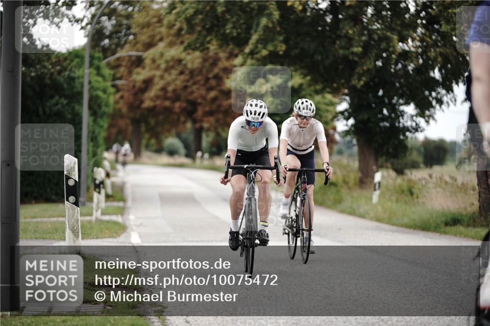 30.08.2026 - Elbe Triathlon Hamburg Michael Burmester http://msf.ph/oto/10075472 30.08.2026 11:05:10 Radfahren 923, 1123, 1401, 1419 meine-sportfotos.de