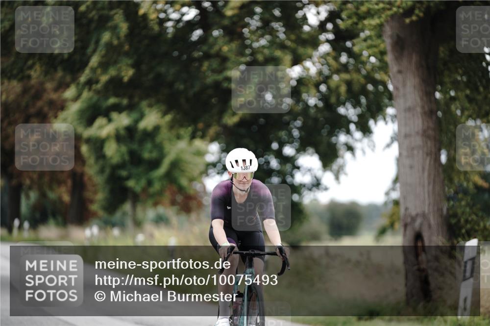 30.08.2026 - Elbe Triathlon Hamburg Michael Burmester http://msf.ph/oto/10075493 30.08.2026 11:05:28 Radfahren 1266, 1387 meine-sportfotos.de