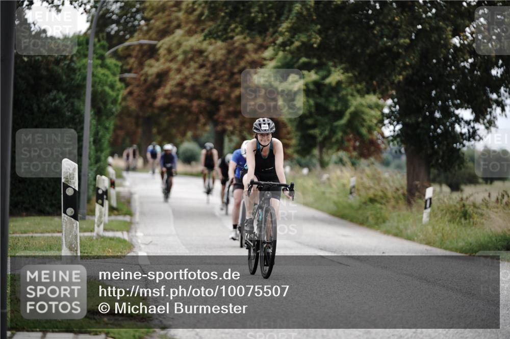 30.08.2026 - Elbe Triathlon Hamburg Michael Burmester http://msf.ph/oto/10075507 30.08.2026 11:05:49 Radfahren 518, 894, 1177, 1307, 1346, 1451 meine-sportfotos.de