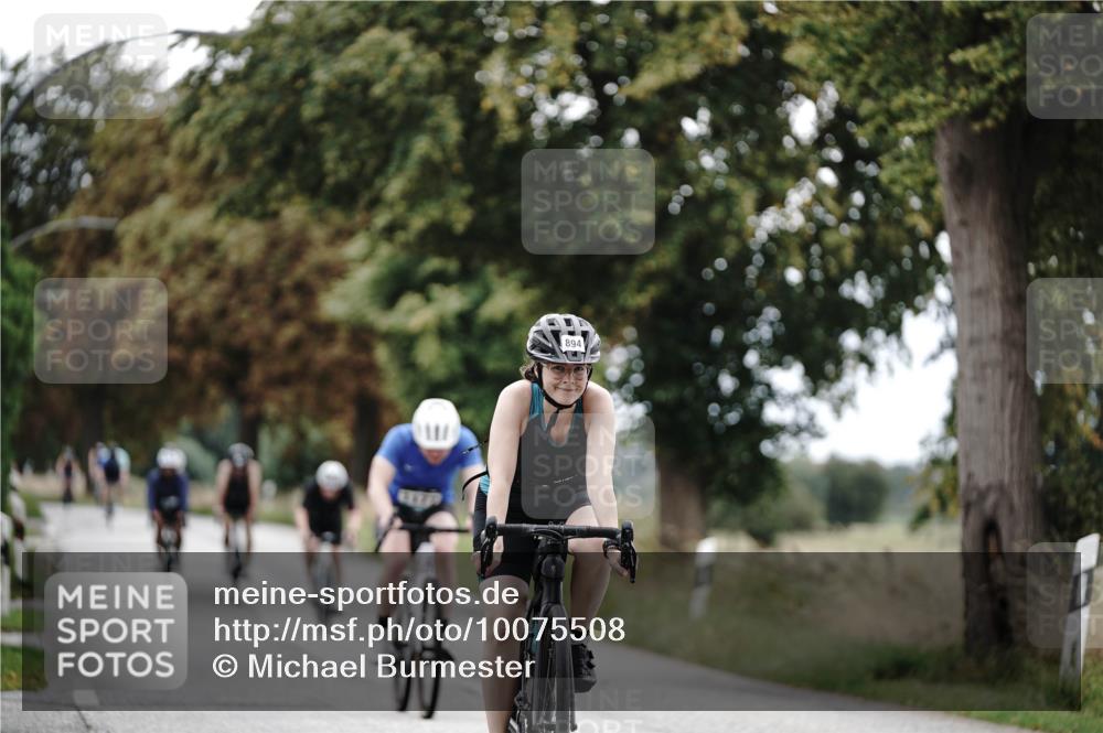30.08.2026 - Elbe Triathlon Hamburg Michael Burmester http://msf.ph/oto/10075508 30.08.2026 11:05:50 Radfahren 518, 894, 1177, 1307, 1341, 1346, 1451 meine-sportfotos.de