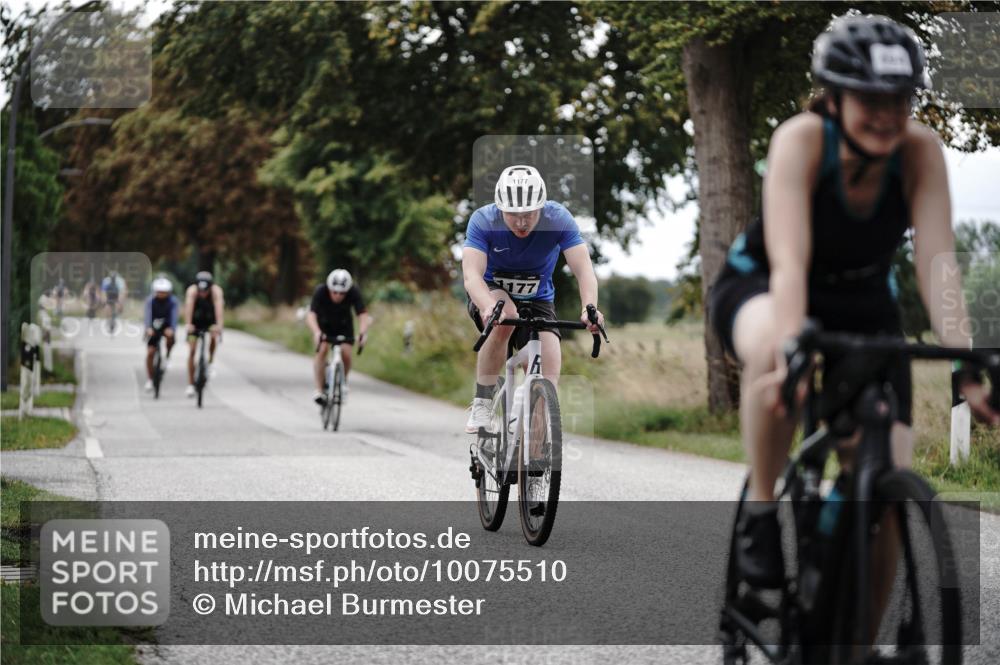 30.08.2026 - Elbe Triathlon Hamburg Michael Burmester http://msf.ph/oto/10075510 30.08.2026 11:05:51 Radfahren 518, 894, 1177, 1307, 1341, 1346 meine-sportfotos.de