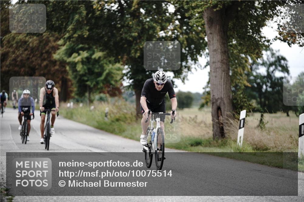 30.08.2026 - Elbe Triathlon Hamburg Michael Burmester http://msf.ph/oto/10075514 30.08.2026 11:05:52 Radfahren 518, 894, 1177, 1307, 1341, 1346 meine-sportfotos.de