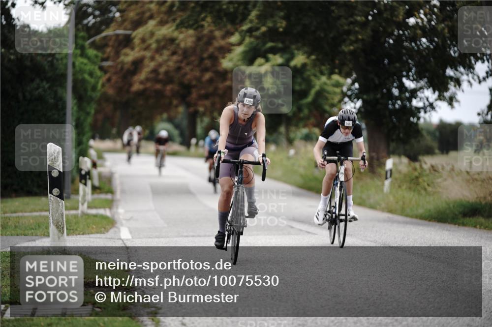 30.08.2026 - Elbe Triathlon Hamburg Michael Burmester http://msf.ph/oto/10075530 30.08.2026 11:06:04 Radfahren 1303, 1305, 1390, 1442, 1457 meine-sportfotos.de