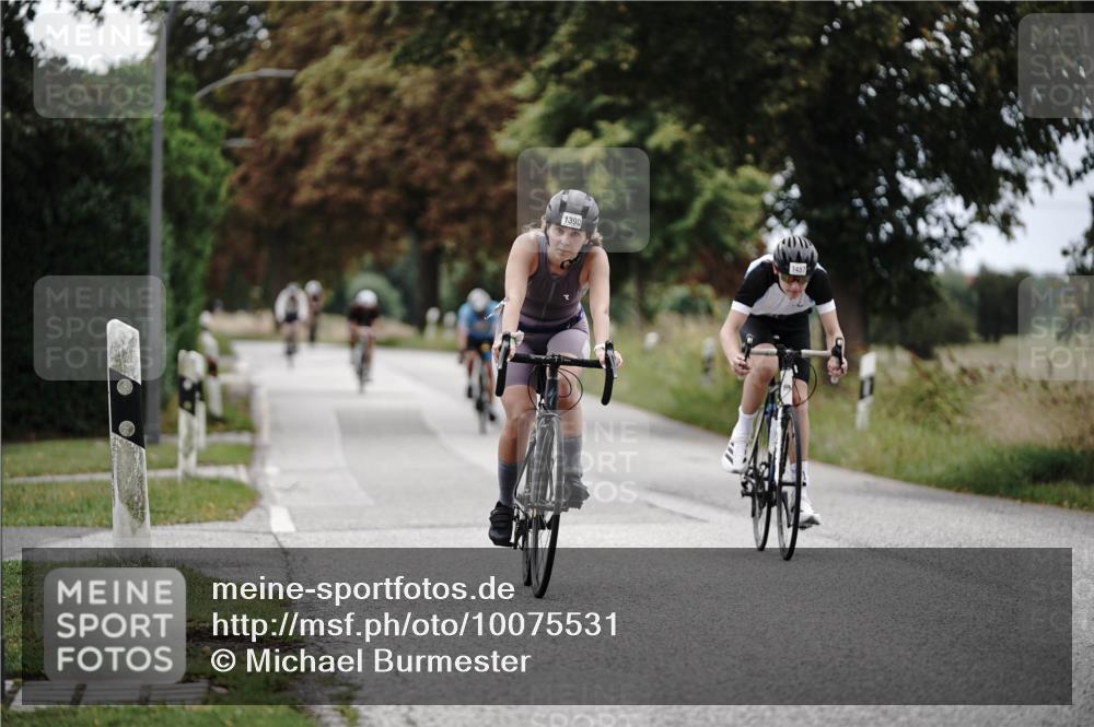 30.08.2026 - Elbe Triathlon Hamburg Michael Burmester http://msf.ph/oto/10075531 30.08.2026 11:06:04 Radfahren 1303, 1305, 1390, 1442, 1457 meine-sportfotos.de