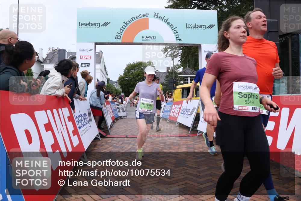 30.08.2026 - Blankeneser Heldenlauf Lena Gebhardt http://msf.ph/oto/10075534 30.08.2026 10:27:16 Ziel 5018, 5123, 5269, 5271, 5349, 5450, 5465, 5498, 5648 meine-sportfotos.de