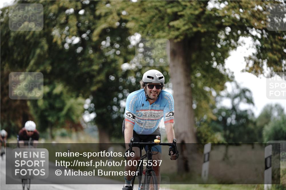 30.08.2026 - Elbe Triathlon Hamburg Michael Burmester http://msf.ph/oto/10075537 30.08.2026 11:06:08 Radfahren 896, 1303, 1305, 1390, 1442 meine-sportfotos.de