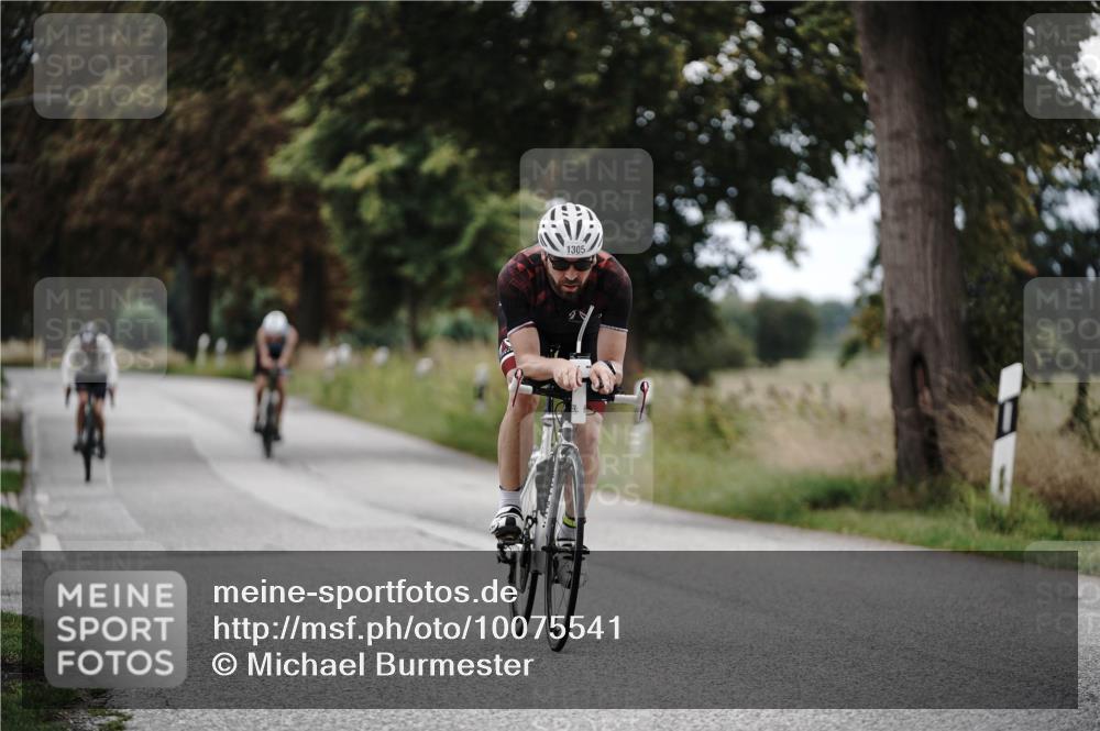 30.08.2026 - Elbe Triathlon Hamburg Michael Burmester http://msf.ph/oto/10075541 30.08.2026 11:06:09 Radfahren 896, 1303, 1305, 1442 meine-sportfotos.de