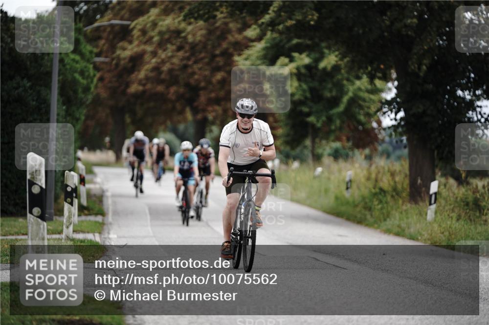 30.08.2026 - Elbe Triathlon Hamburg Michael Burmester http://msf.ph/oto/10075562 30.08.2026 11:06:32 Radfahren 759, 1130, 1195, 1255, 1302, 1319, 1358, 1388 meine-sportfotos.de