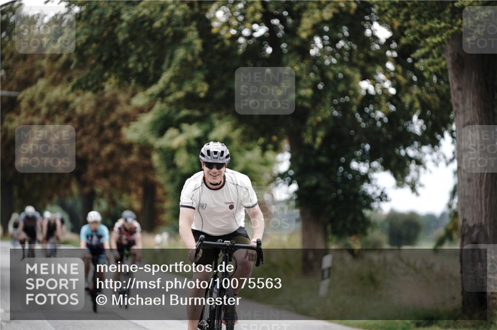 30.08.2026 - Elbe Triathlon Hamburg Michael Burmester http://msf.ph/oto/10075563 30.08.2026 11:06:33 Radfahren 759, 1130, 1195, 1255, 1302, 1319, 1358, 1388 meine-sportfotos.de