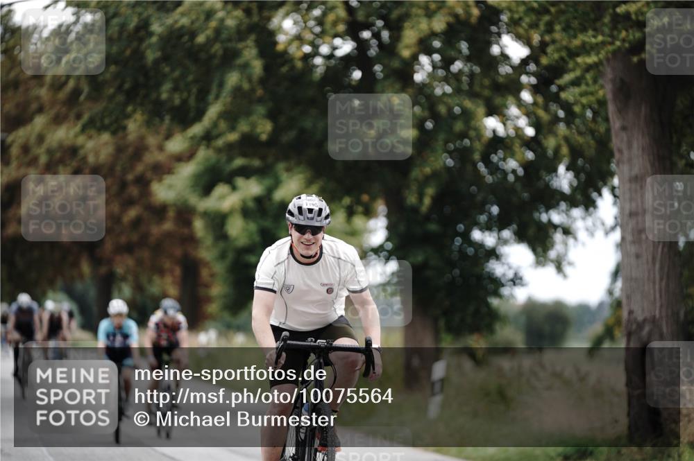 30.08.2026 - Elbe Triathlon Hamburg Michael Burmester http://msf.ph/oto/10075564 30.08.2026 11:06:33 Radfahren 759, 1130, 1195, 1255, 1302, 1319, 1358, 1388 meine-sportfotos.de