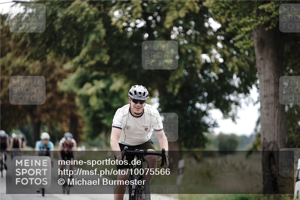 30.08.2026 - Elbe Triathlon Hamburg Michael Burmester http://msf.ph/oto/10075566 30.08.2026 11:06:33 Radfahren 759, 1130, 1195, 1255, 1302, 1319, 1358, 1388 meine-sportfotos.de