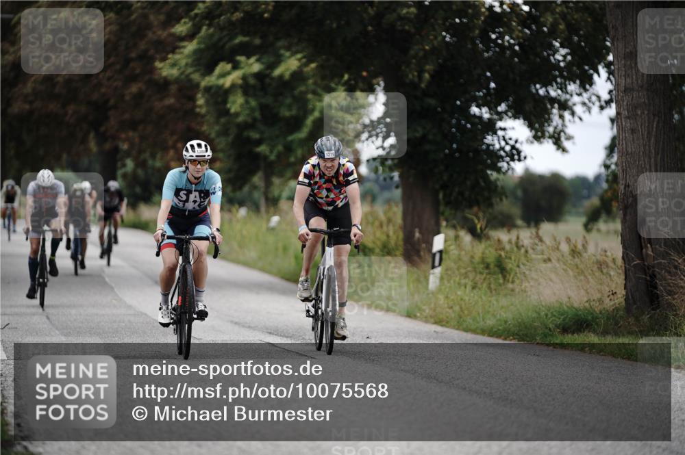 30.08.2026 - Elbe Triathlon Hamburg Michael Burmester http://msf.ph/oto/10075568 30.08.2026 11:06:34 Radfahren 759, 1195, 1255, 1302, 1319, 1358, 1388 meine-sportfotos.de