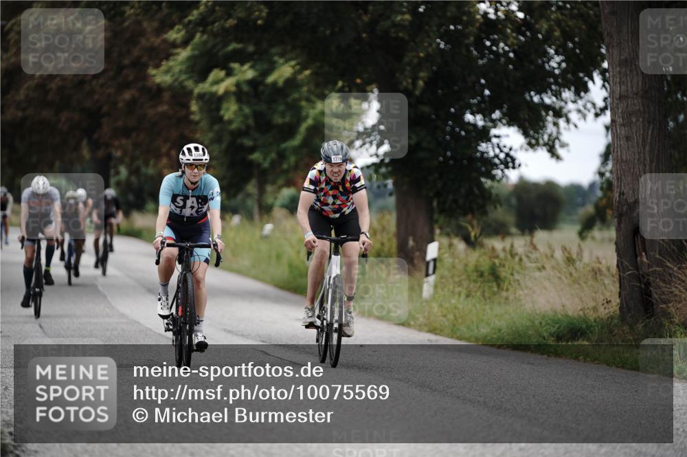 30.08.2026 - Elbe Triathlon Hamburg Michael Burmester http://msf.ph/oto/10075569 30.08.2026 11:06:34 Radfahren 759, 1195, 1255, 1302, 1319, 1358, 1388 meine-sportfotos.de
