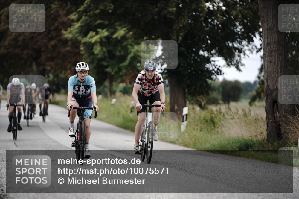 30.08.2026 - Elbe Triathlon Hamburg Michael Burmester http://msf.ph/oto/10075571 30.08.2026 11:06:35 Radfahren 759, 1195, 1255, 1302, 1319, 1358, 1388 meine-sportfotos.de