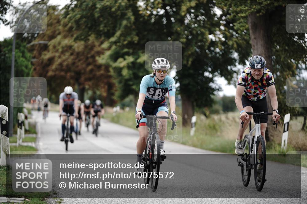30.08.2026 - Elbe Triathlon Hamburg Michael Burmester http://msf.ph/oto/10075572 30.08.2026 11:06:36 Radfahren 759, 1195, 1255, 1302, 1319, 1358, 1388, 1405 meine-sportfotos.de