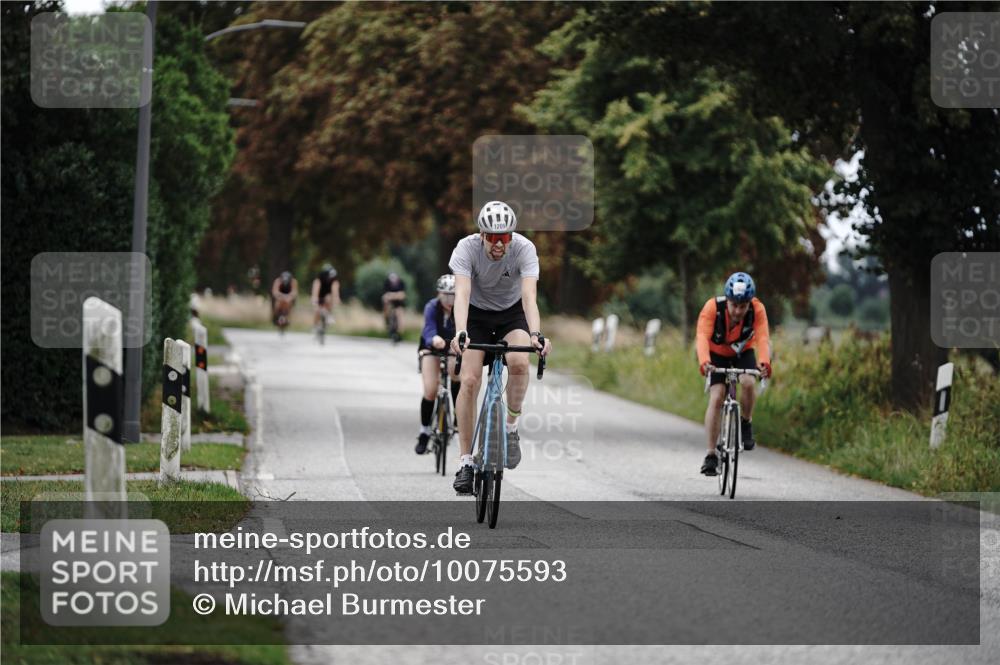 30.08.2026 - Elbe Triathlon Hamburg Michael Burmester http://msf.ph/oto/10075593 30.08.2026 11:06:47 Radfahren 1146, 1209, 1460 meine-sportfotos.de