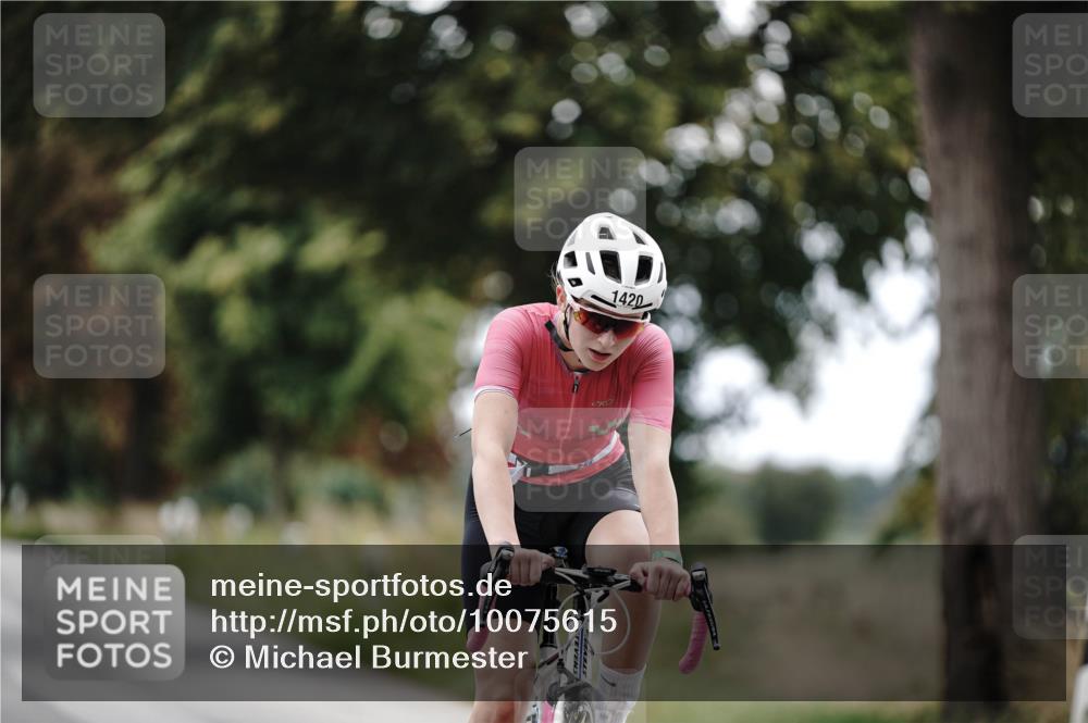 30.08.2026 - Elbe Triathlon Hamburg Michael Burmester http://msf.ph/oto/10075615 30.08.2026 11:07:04 Radfahren 1420 meine-sportfotos.de