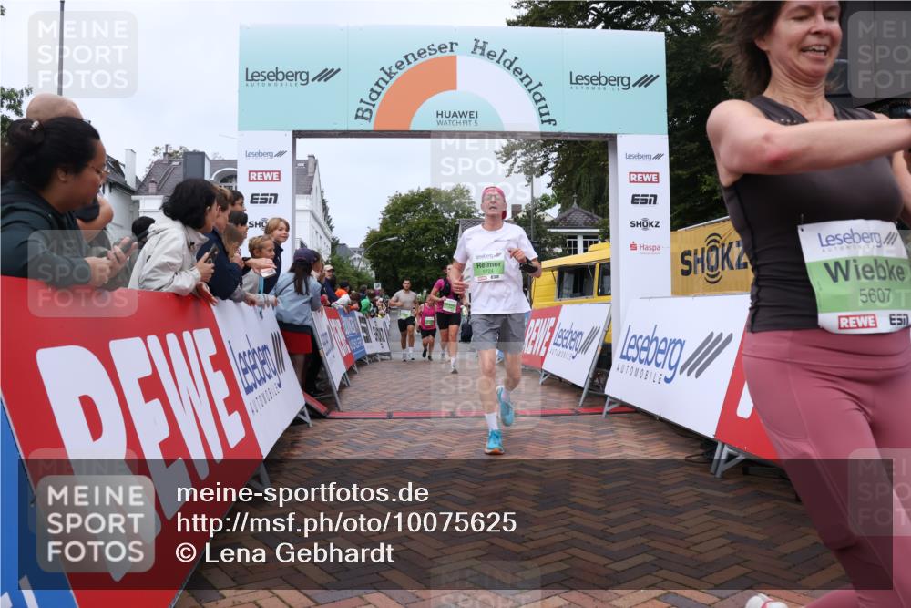 30.08.2026 - Blankeneser Heldenlauf Lena Gebhardt http://msf.ph/oto/10075625 30.08.2026 10:27:28 Ziel 5104, 5314, 5368, 5607, 5648, 5724, 5845, 5896 meine-sportfotos.de