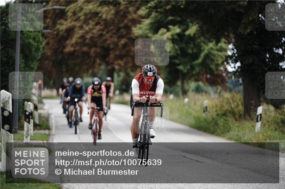 30.08.2026 - Elbe Triathlon Hamburg Michael Burmester http://msf.ph/oto/10075639 30.08.2026 11:07:30 Radfahren 1142, 1242, 1273, 1372, 1397, 1402 meine-sportfotos.de