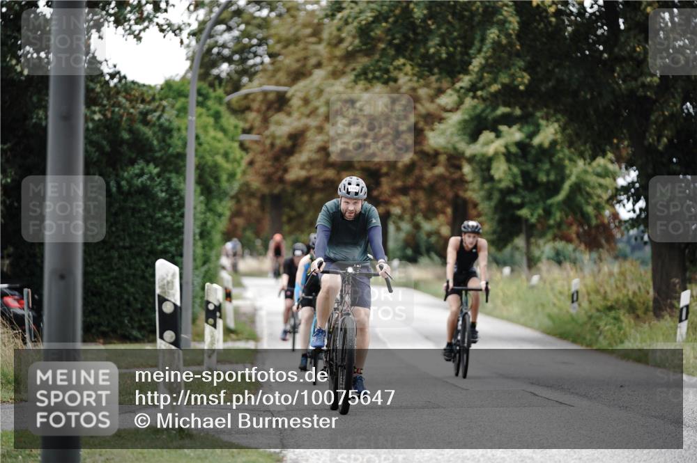 30.08.2026 - Elbe Triathlon Hamburg Michael Burmester http://msf.ph/oto/10075647 30.08.2026 11:07:34 Radfahren 925, 985, 1142, 1242, 1273, 1372, 1397 meine-sportfotos.de