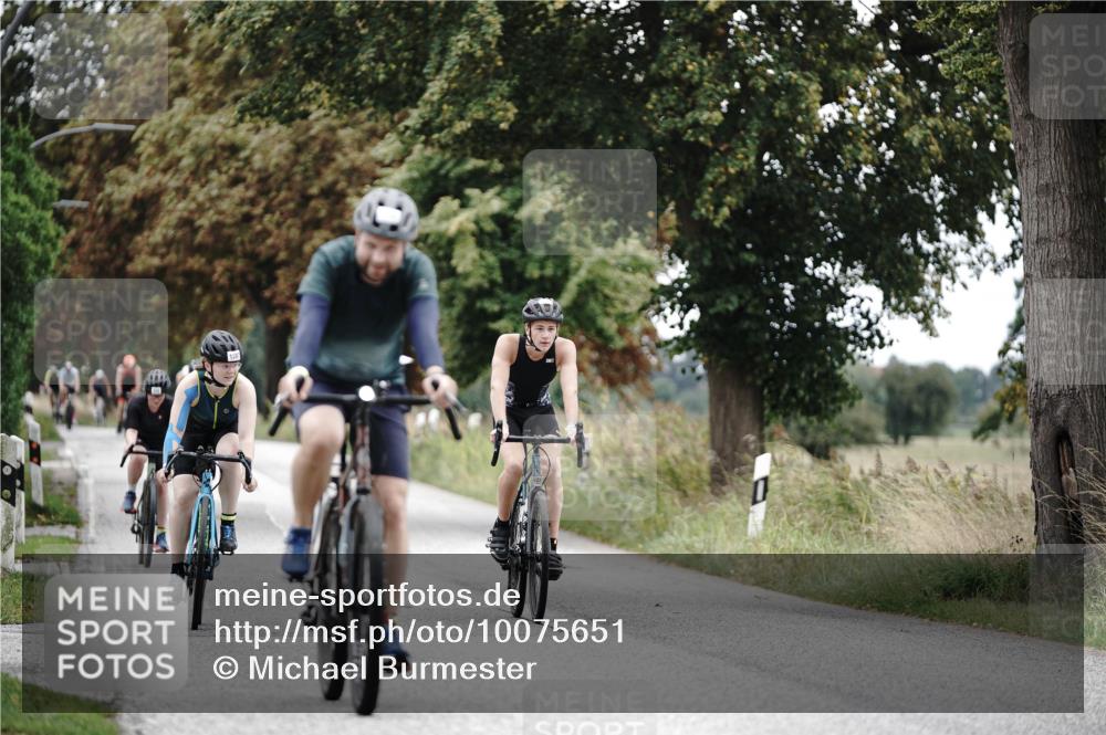 30.08.2026 - Elbe Triathlon Hamburg Michael Burmester http://msf.ph/oto/10075651 30.08.2026 11:07:34 Radfahren 925, 985, 1142, 1242, 1273, 1372, 1397 meine-sportfotos.de
