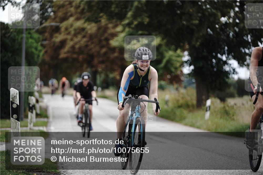 30.08.2026 - Elbe Triathlon Hamburg Michael Burmester http://msf.ph/oto/10075655 30.08.2026 11:07:36 Radfahren 925, 985, 1142, 1372, 1397, 1435 meine-sportfotos.de