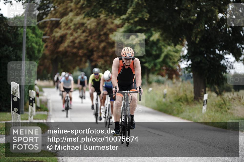 30.08.2026 - Elbe Triathlon Hamburg Michael Burmester http://msf.ph/oto/10075674 30.08.2026 11:07:45 Radfahren 1300, 1354, 1364, 1386, 1417, 1435, 1438, 1578 meine-sportfotos.de