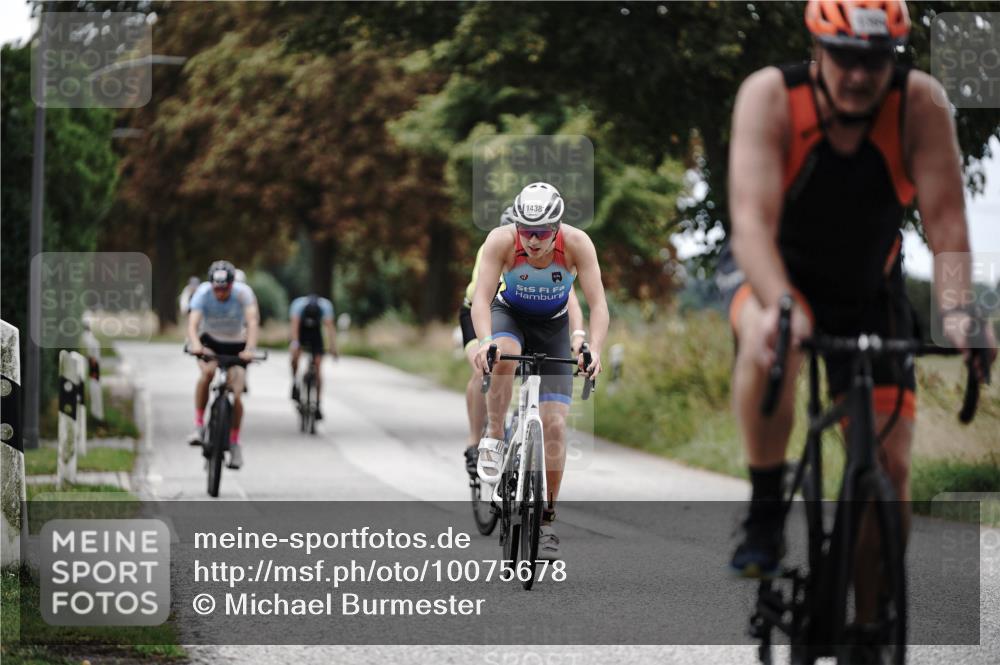30.08.2026 - Elbe Triathlon Hamburg Michael Burmester http://msf.ph/oto/10075678 30.08.2026 11:07:47 Radfahren 1300, 1354, 1364, 1386, 1417, 1438, 1578 meine-sportfotos.de