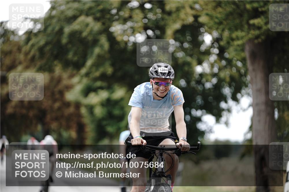 30.08.2026 - Elbe Triathlon Hamburg Michael Burmester http://msf.ph/oto/10075684 30.08.2026 11:07:50 Radfahren 1287, 1300, 1325, 1354, 1386, 1417, 1438 meine-sportfotos.de