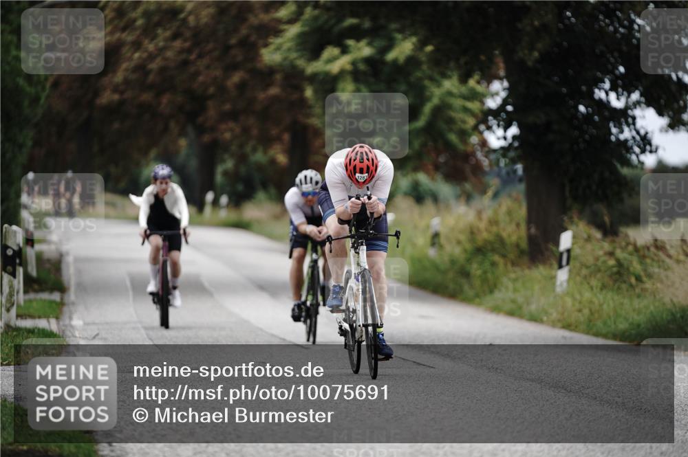 30.08.2026 - Elbe Triathlon Hamburg Michael Burmester http://msf.ph/oto/10075691 30.08.2026 11:07:55 Radfahren 907, 1287, 1325, 1417 meine-sportfotos.de