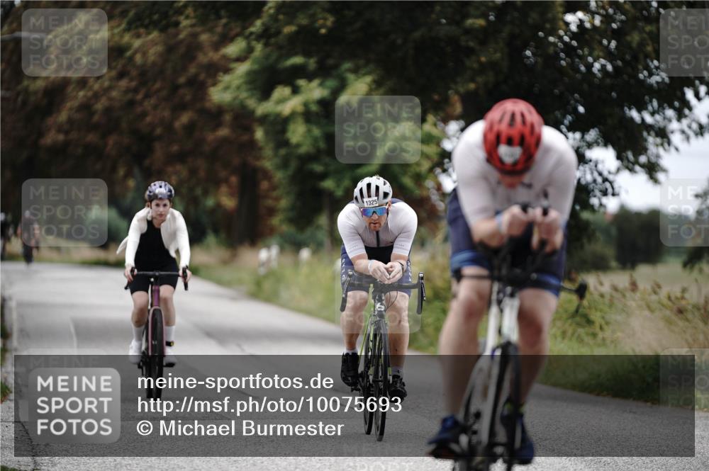 30.08.2026 - Elbe Triathlon Hamburg Michael Burmester http://msf.ph/oto/10075693 30.08.2026 11:07:56 Radfahren 907, 1287, 1325 meine-sportfotos.de
