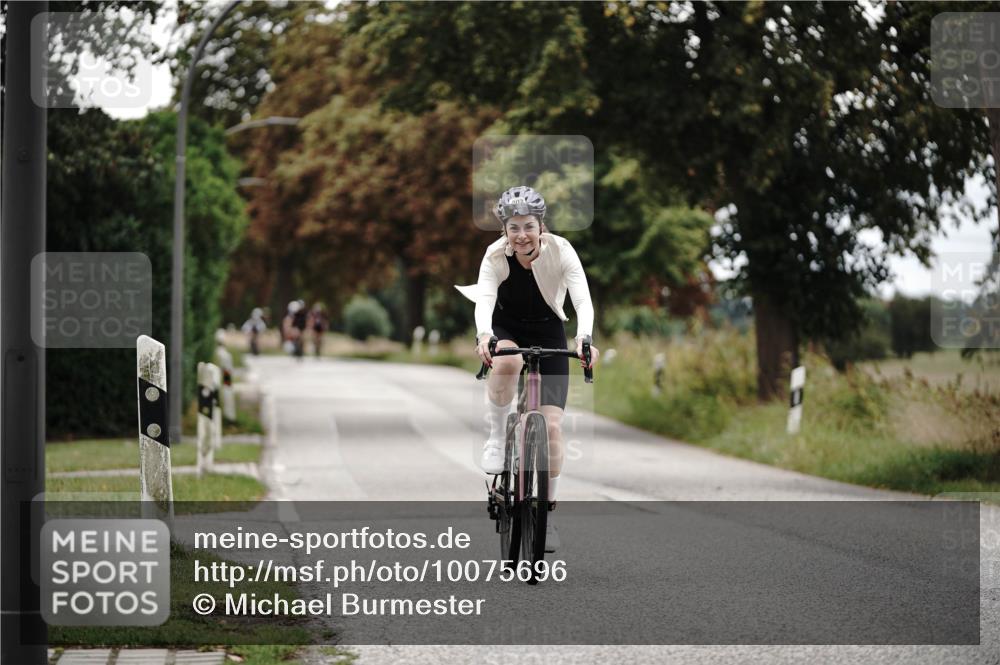 30.08.2026 - Elbe Triathlon Hamburg Michael Burmester http://msf.ph/oto/10075696 30.08.2026 11:07:57 Radfahren 907, 1287, 1325 meine-sportfotos.de