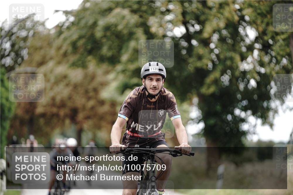 30.08.2026 - Elbe Triathlon Hamburg Michael Burmester http://msf.ph/oto/10075709 30.08.2026 11:08:09 Radfahren 1135, 1278, 1310, 1335, 1398, 1399, 1410, 1432 meine-sportfotos.de