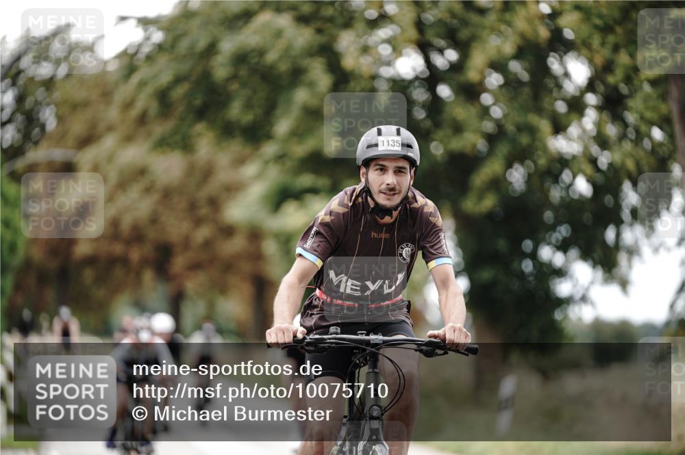 30.08.2026 - Elbe Triathlon Hamburg Michael Burmester http://msf.ph/oto/10075710 30.08.2026 11:08:10 Radfahren 1135, 1277, 1278, 1310, 1311, 1335, 1398, 1399, 1410, 1432 meine-sportfotos.de