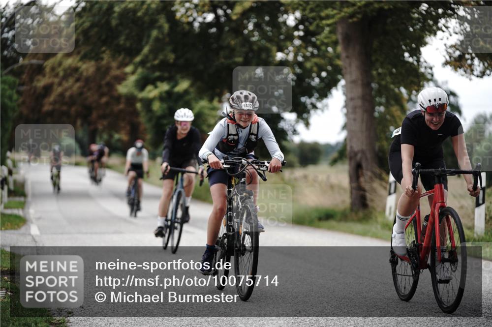 30.08.2026 - Elbe Triathlon Hamburg Michael Burmester http://msf.ph/oto/10075714 30.08.2026 11:08:12 Radfahren 1135, 1277, 1310, 1311, 1398, 1399, 1410, 1432 meine-sportfotos.de