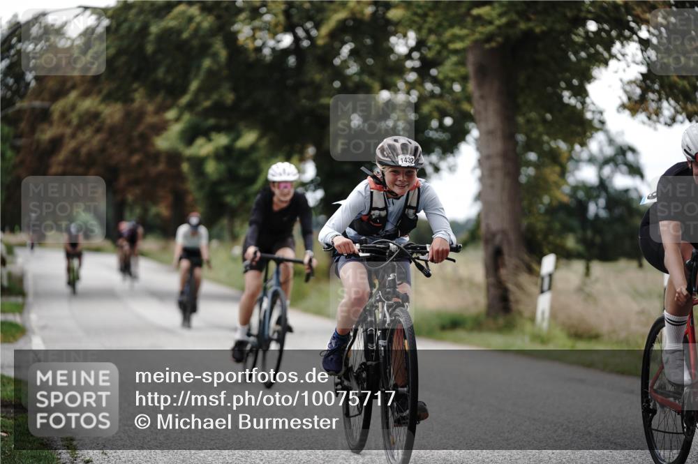 30.08.2026 - Elbe Triathlon Hamburg Michael Burmester http://msf.ph/oto/10075717 30.08.2026 11:08:12 Radfahren 1135, 1277, 1310, 1311, 1398, 1399, 1410, 1432 meine-sportfotos.de
