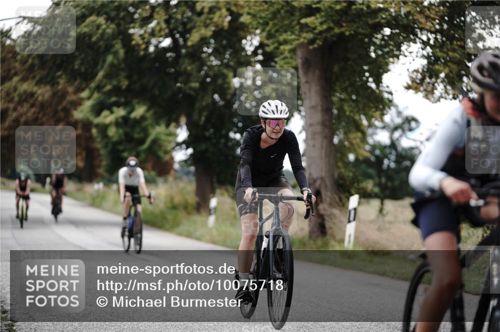 30.08.2026 - Elbe Triathlon Hamburg Michael Burmester http://msf.ph/oto/10075718 30.08.2026 11:08:12 Radfahren 1135, 1277, 1310, 1311, 1398, 1399, 1410, 1432 meine-sportfotos.de