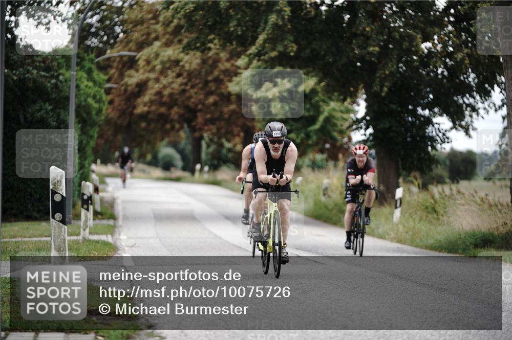 30.08.2026 - Elbe Triathlon Hamburg Michael Burmester http://msf.ph/oto/10075726 30.08.2026 11:08:15 Radfahren 1277, 1310, 1311, 1398, 1410 meine-sportfotos.de