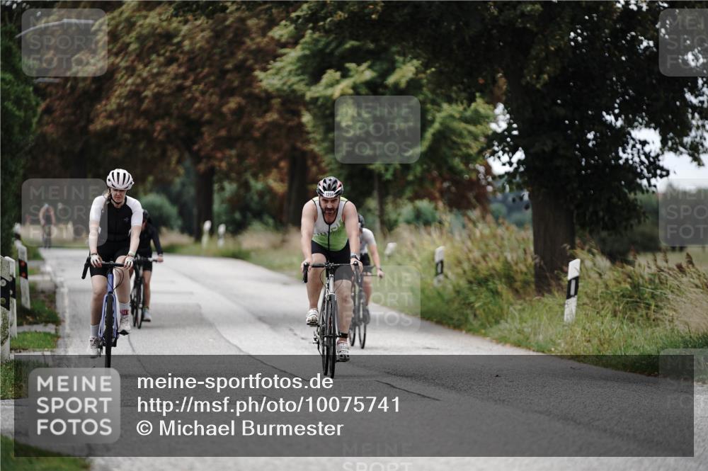 30.08.2026 - Elbe Triathlon Hamburg Michael Burmester http://msf.ph/oto/10075741 30.08.2026 11:08:39 Radfahren 906, 1258, 1516 meine-sportfotos.de