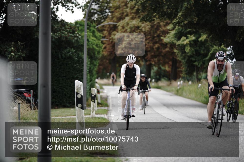 30.08.2026 - Elbe Triathlon Hamburg Michael Burmester http://msf.ph/oto/10075743 30.08.2026 11:08:40 Radfahren 906, 1258, 1516 meine-sportfotos.de