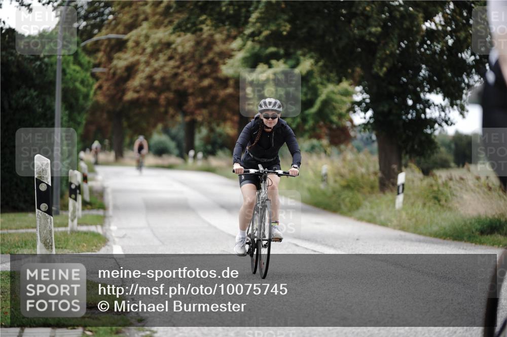 30.08.2026 - Elbe Triathlon Hamburg Michael Burmester http://msf.ph/oto/10075745 30.08.2026 11:08:43 Radfahren 906, 1258, 1516 meine-sportfotos.de