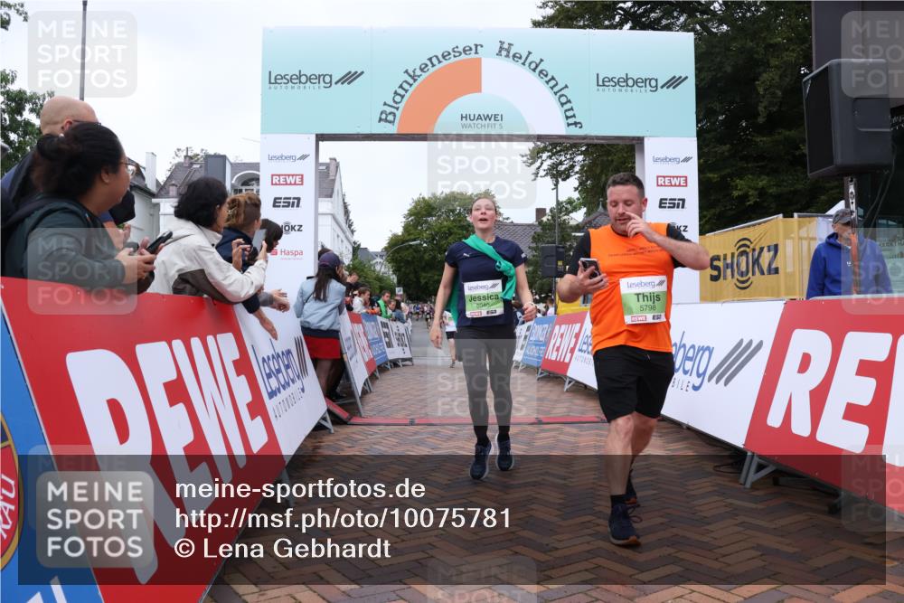 30.08.2026 - Blankeneser Heldenlauf Lena Gebhardt http://msf.ph/oto/10075781 30.08.2026 10:28:08 Ziel 5040, 5225, 5255, 5384, 5509, 5585, 5798, 5856, 5858 meine-sportfotos.de