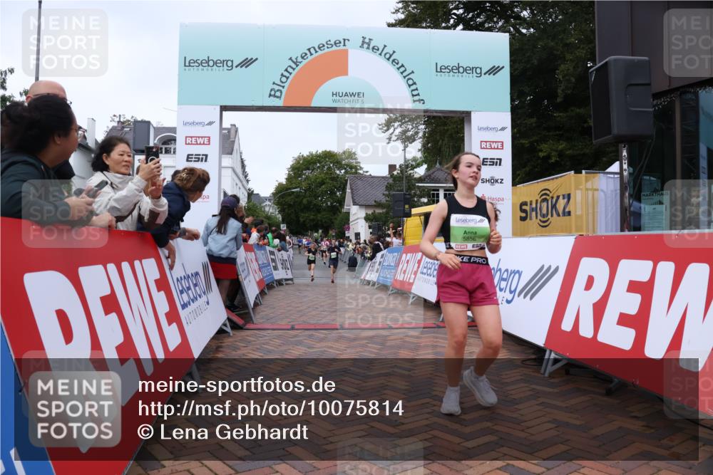 30.08.2026 - Blankeneser Heldenlauf Lena Gebhardt http://msf.ph/oto/10075814 30.08.2026 10:28:13 Ziel 5040, 5225, 5255, 5585, 5727, 5728, 5798, 5856 meine-sportfotos.de