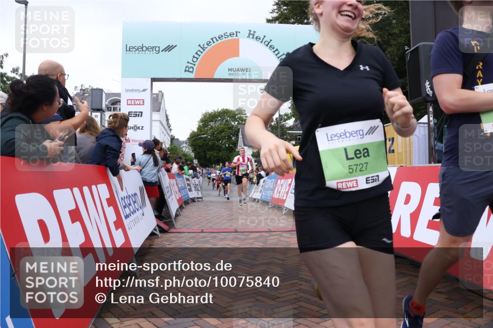 30.08.2026 - Blankeneser Heldenlauf Lena Gebhardt http://msf.ph/oto/10075840 30.08.2026 10:28:19 Ziel 5225, 5585, 5650, 5727, 5728, 5855, 5856 meine-sportfotos.de