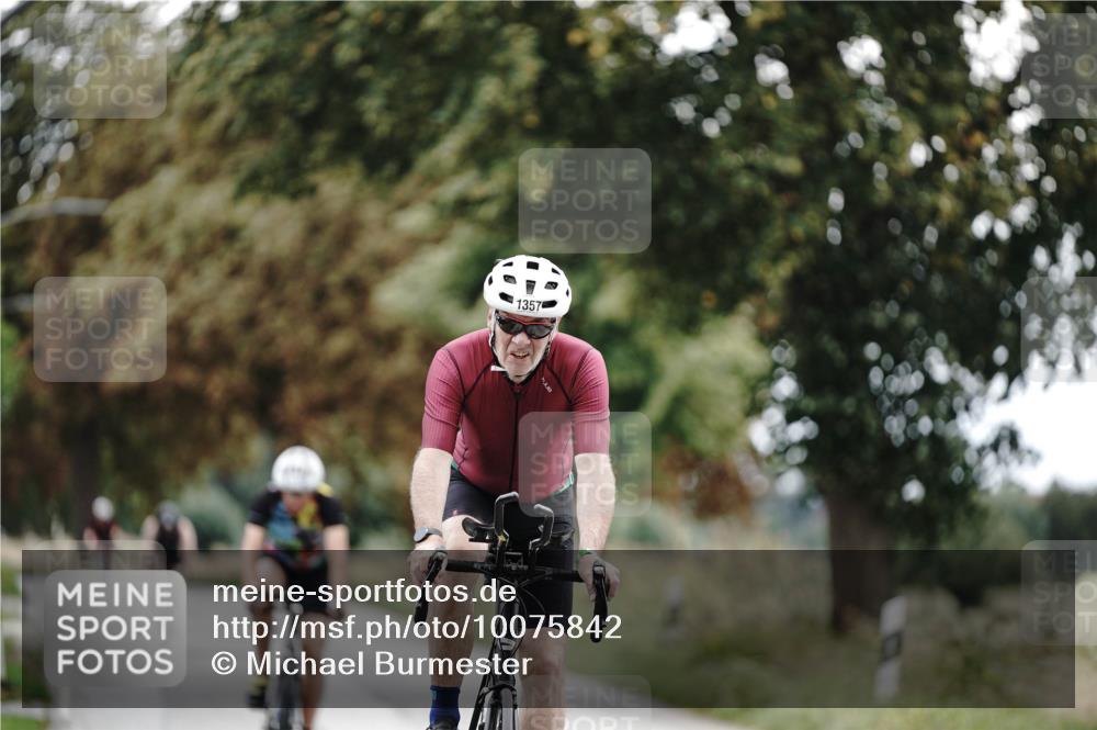 30.08.2026 - Elbe Triathlon Hamburg Michael Burmester http://msf.ph/oto/10075842 30.08.2026 11:10:04 Radfahren 1296, 1324, 1357 meine-sportfotos.de