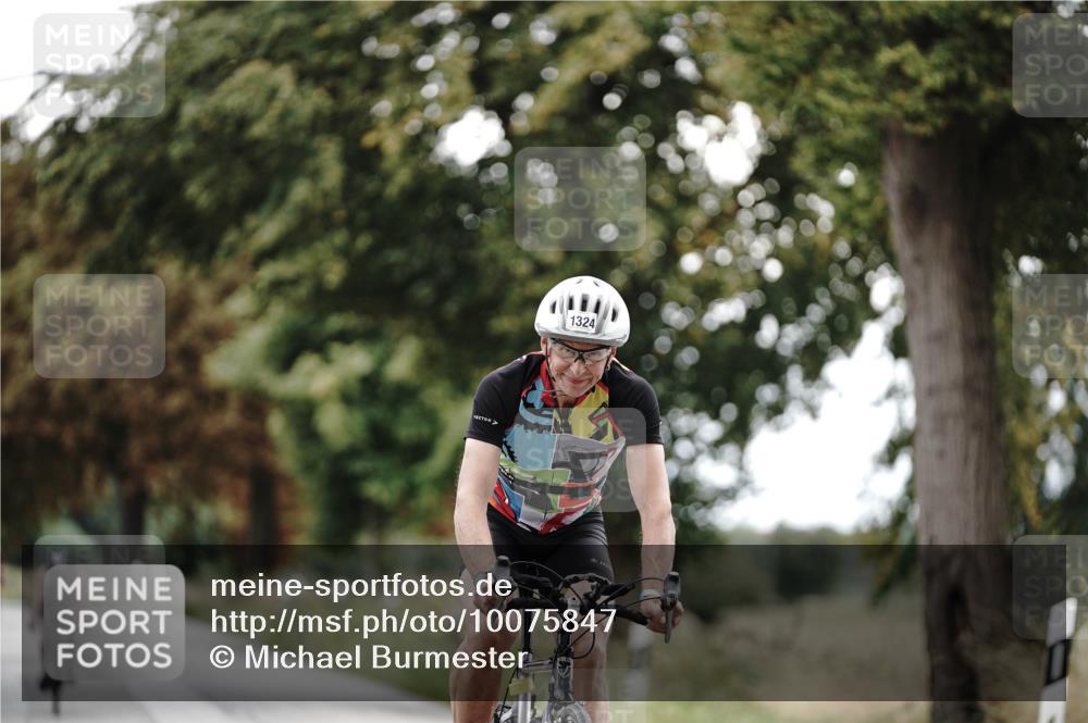 30.08.2026 - Elbe Triathlon Hamburg Michael Burmester http://msf.ph/oto/10075847 30.08.2026 11:10:06 Radfahren 1296, 1324, 1357 meine-sportfotos.de