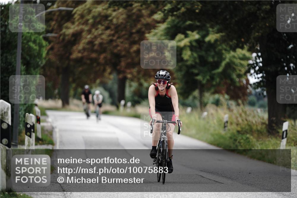 30.08.2026 - Elbe Triathlon Hamburg Michael Burmester http://msf.ph/oto/10075883 30.08.2026 11:10:49 Radfahren 1447, 1452, 1463 meine-sportfotos.de