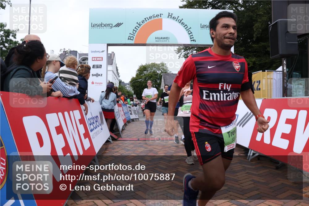 30.08.2026 - Blankeneser Heldenlauf Lena Gebhardt http://msf.ph/oto/10075887 30.08.2026 10:28:25 Ziel 5478, 5537, 5650, 5727, 5728, 5805, 5806, 5807, 5851, 5855 meine-sportfotos.de