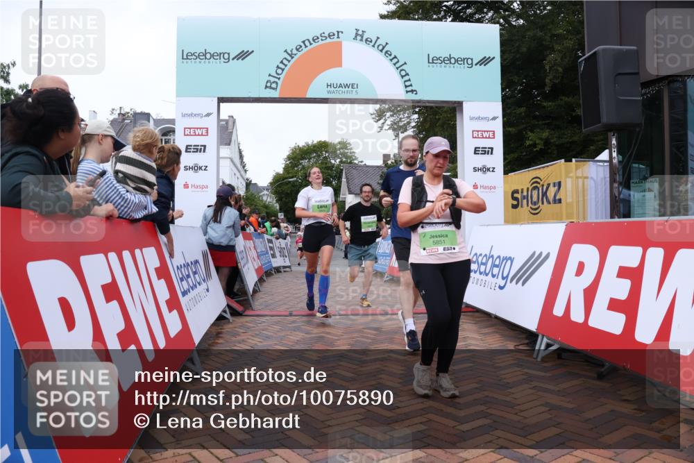 30.08.2026 - Blankeneser Heldenlauf Lena Gebhardt http://msf.ph/oto/10075890 30.08.2026 10:28:26 Ziel 5478, 5537, 5650, 5805, 5806, 5807, 5851, 5855 meine-sportfotos.de